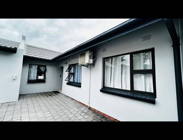 4 BEDROOM HOUSE FOR SALE IN VELD EN VLEI